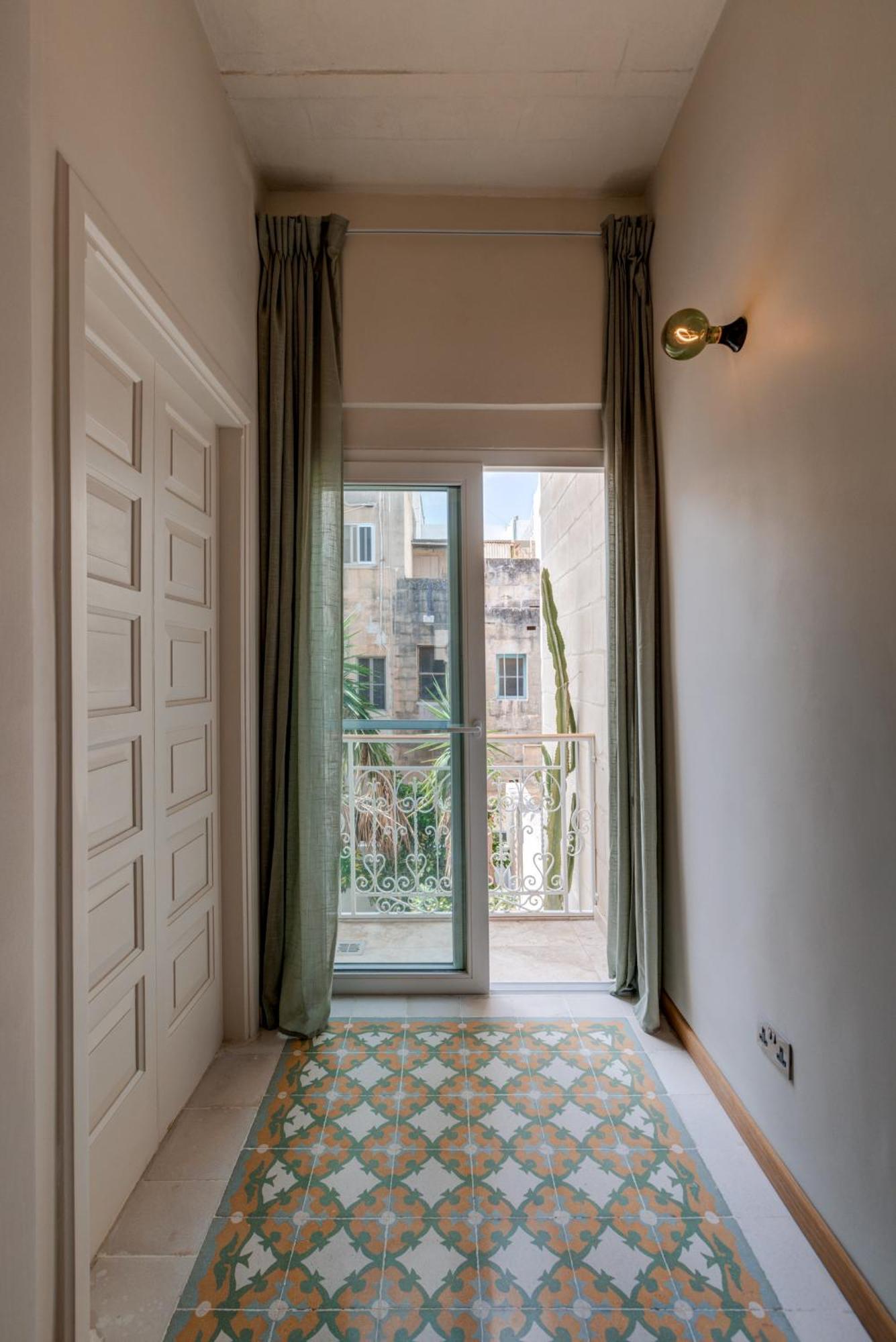 Piju Lux Apartments Слима Екстериор снимка